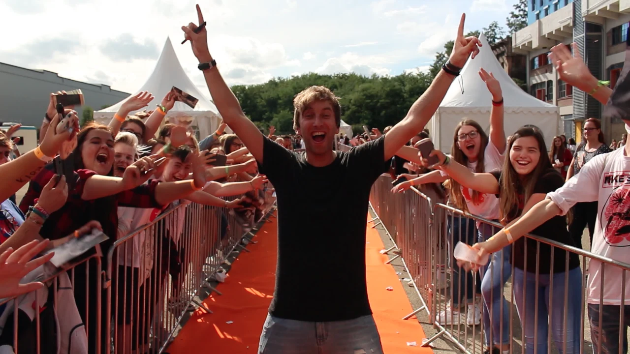 Comedian Freshtorge mit Fans auf dem TubeFestival 2017