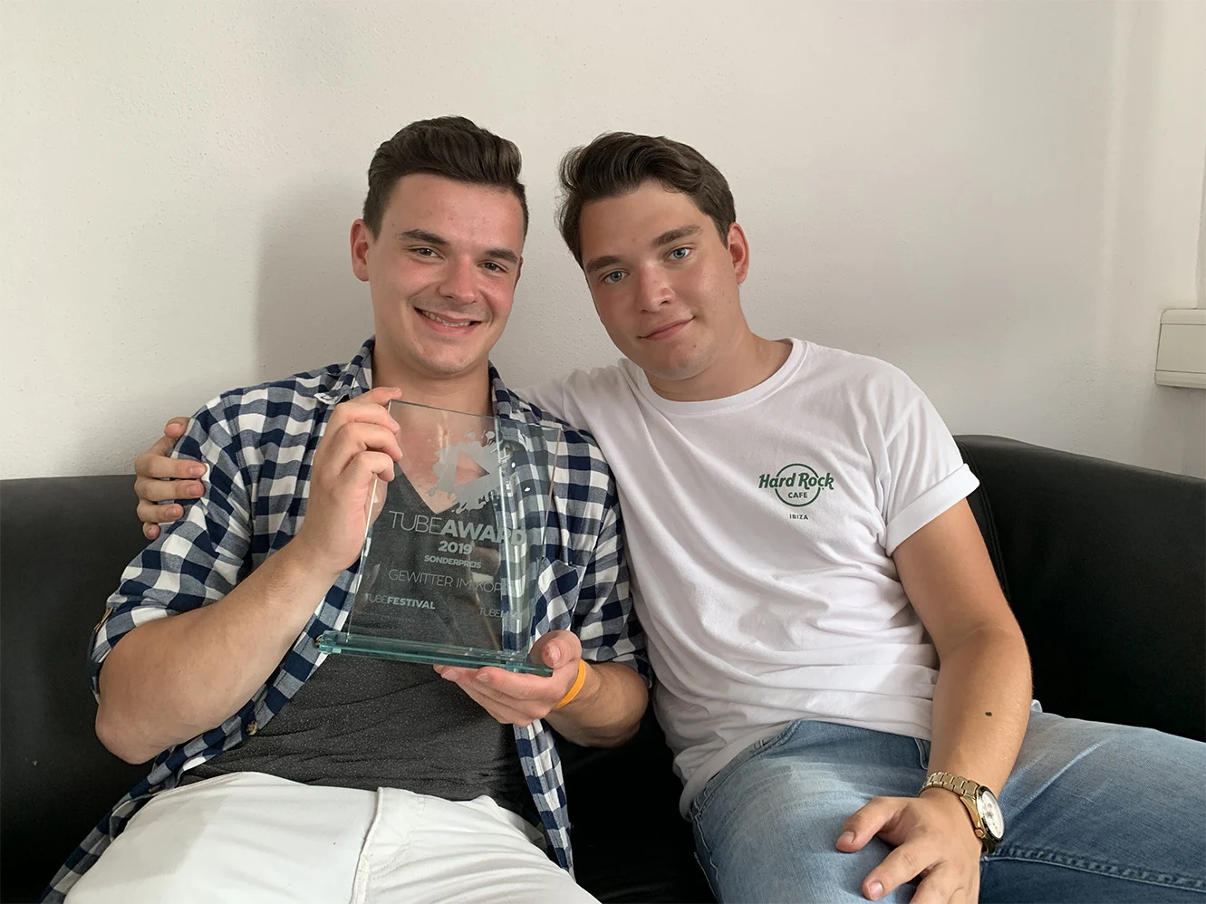 Jan Zimmermann und Tim Lehmann von Gewitter im Kopf bei der Verleihung des TubeAward-Sonderpreises 2019